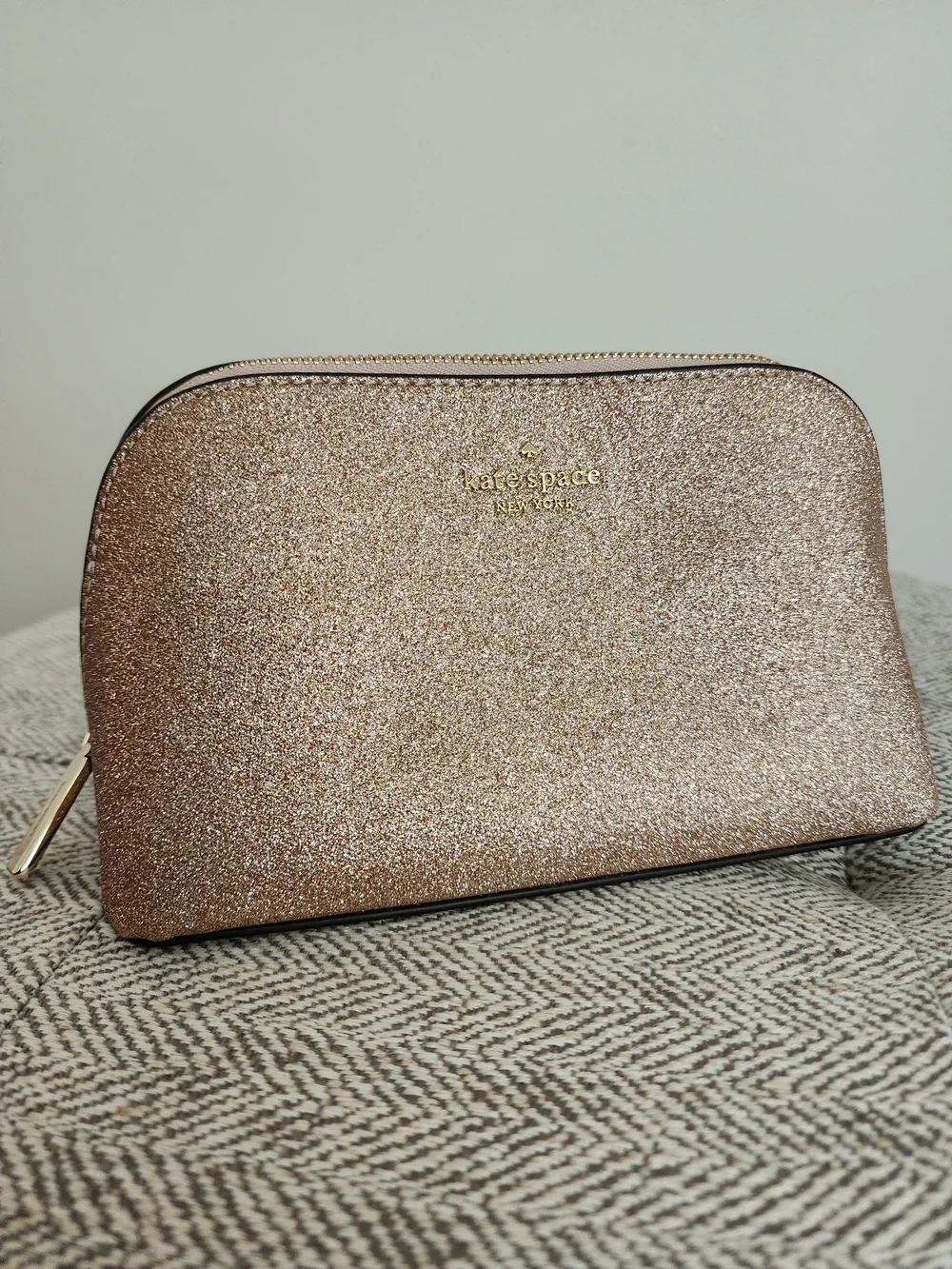 kate spade Glitter Cosmetic Pouch in Rose Gold Nwot